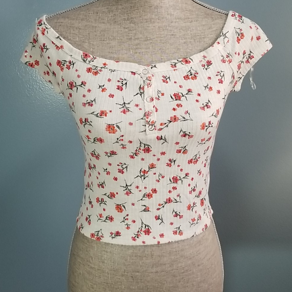PacSun Me to We White Floral Crop Top Size Medium NWT